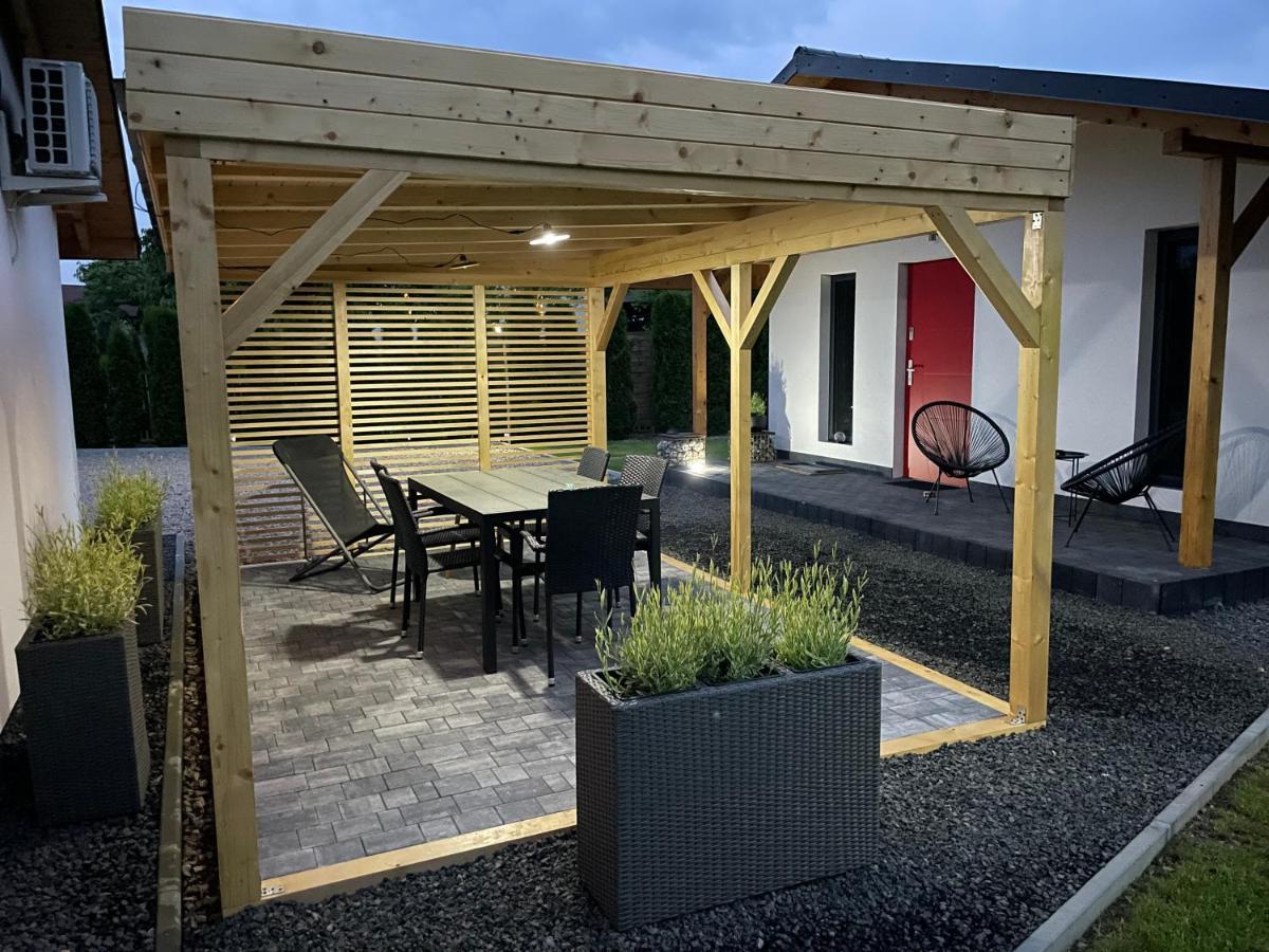 Reddoor Zator Lake Houses Exterior foto
